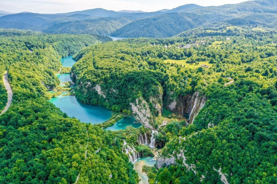 Zadar: Plitvice Lakes Full-Day Guided Tour with a Boat Ride - Price and logistics: what you pay now versus what you pay in euros