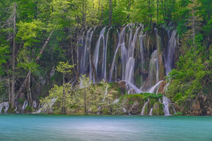 Zadar: Plitvice Lakes Guided Day Tour with Tickets - The coach ride: stories on the way, plus a real break