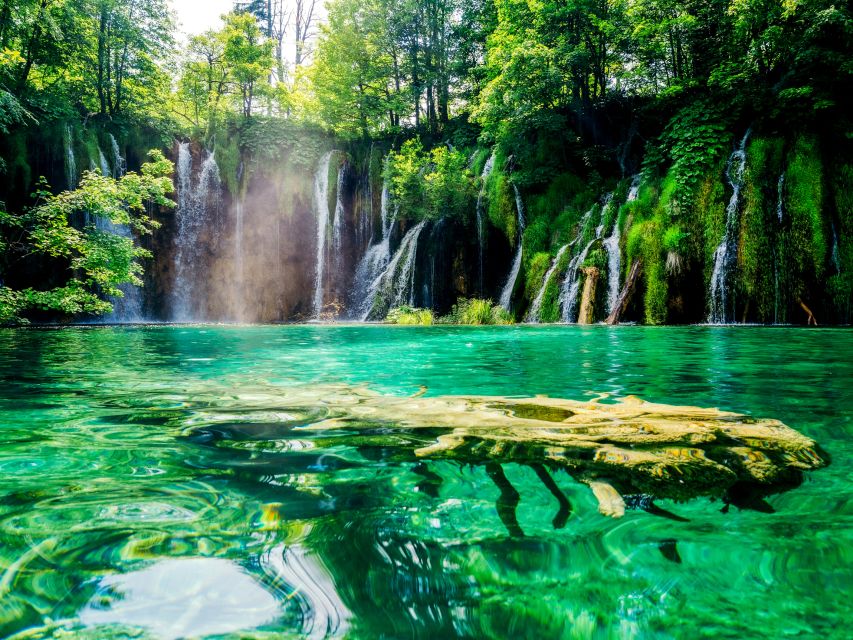 Zadar: Plitvice Lakes with Boat Ride and Zadar Old Town Tour - Returning to Zadar: a guided walk that adds culture after nature