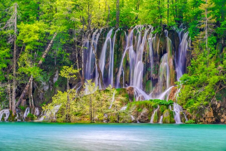 Zadar: Plitvice Lakes with Boat Ride and Zadar Old Town Tour - Plitvice Lakes National Park walk: waterfalls, caves, and that walking-with-a-view feeling