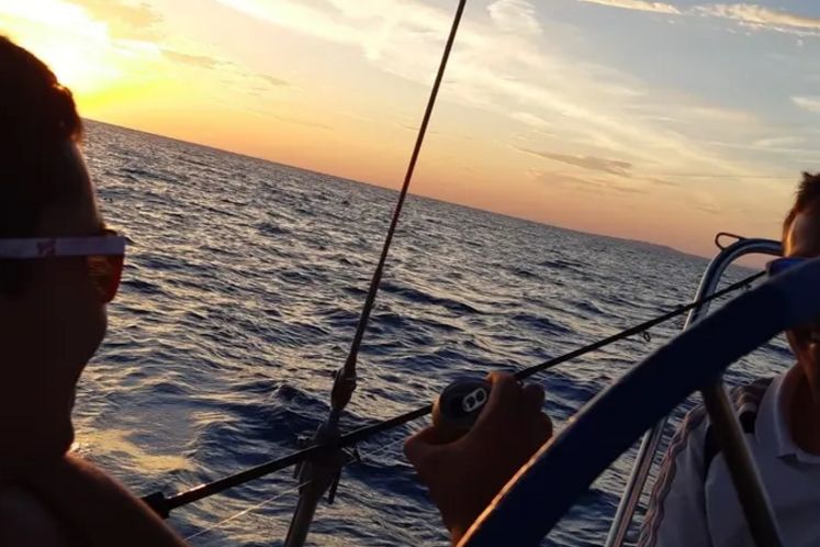 Zadar: Private Sunset Sailboat Tour with Drinks - Panoramic Old Town Views and the Golden Glow Moment