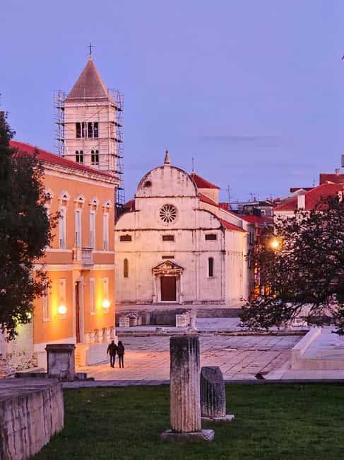 Zadar: Private walking tour through history and modern time - St. Donat: a church that feels like a signature landmark