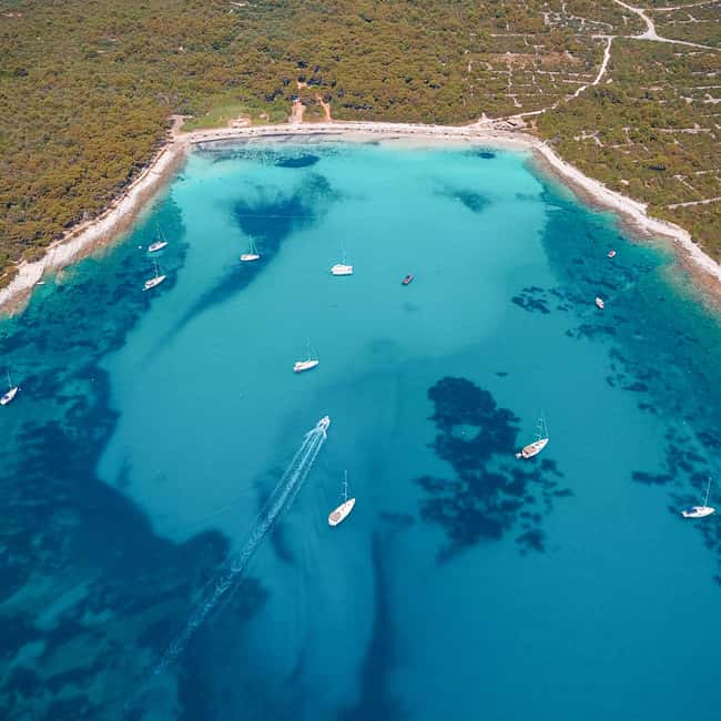Zadar: Saharun Beach and Dugi Island Boat Tour with Lunch - Veli Rat Lighthouse: the 45-minute viewpoint break