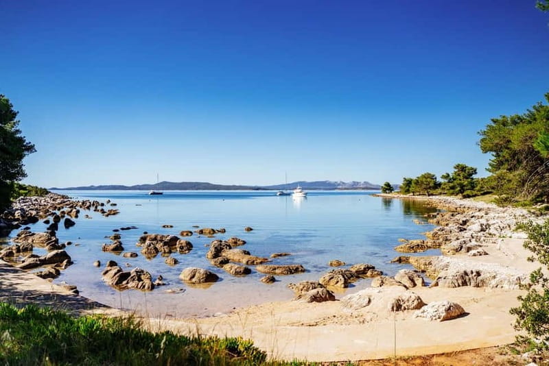 Zadar: Saharun Beach and Dugi Island Boat Tour with Lunch - The sunken ship St. Michaele snorkel stop: unusual and memorable