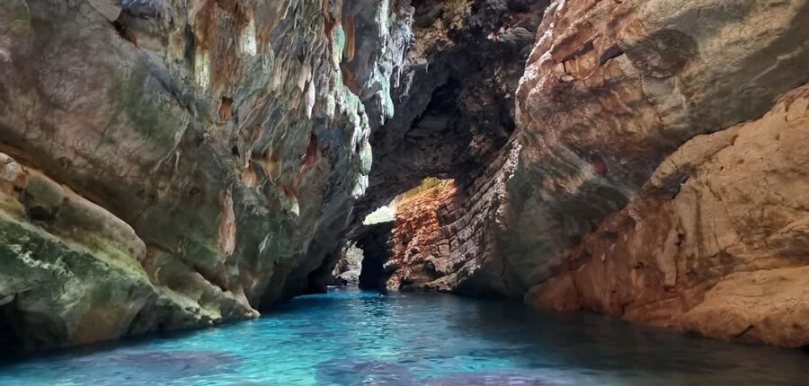 Zadar: Sakarun, Cave, Blue Lagoon, Dragon Eye & Snorkel Tour - Lunch stop: local food, paid separately, and why timing matters
