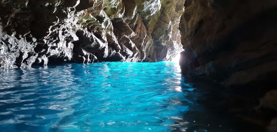 Zadar: Sakarun, Cave, Blue Lagoon, Dragon Eye & Snorkel Tour - Sea Organ to open water: what the boat ride feels like