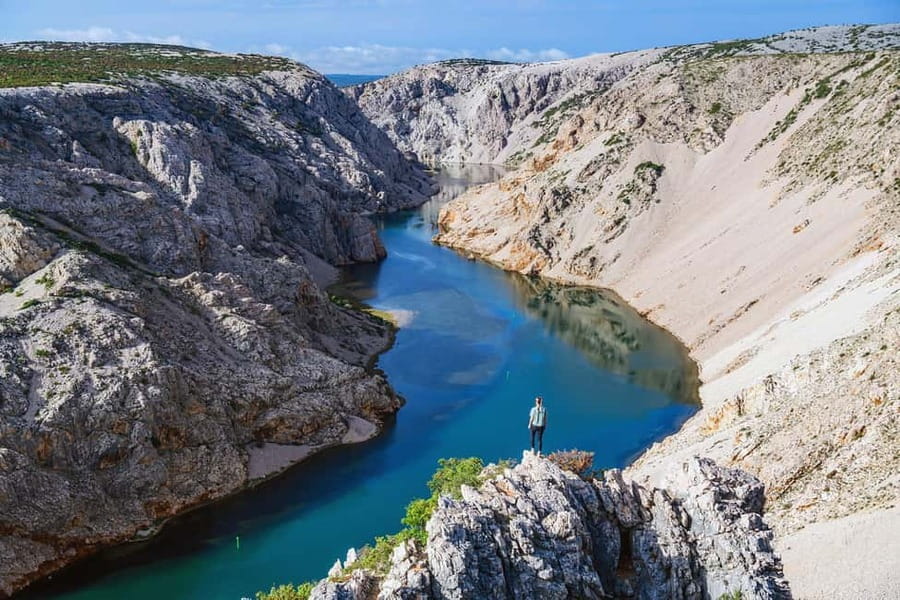 Zadar: Scenic trip to mountains, caves and rivers - Driving Velebit via the Historic Master’s Road