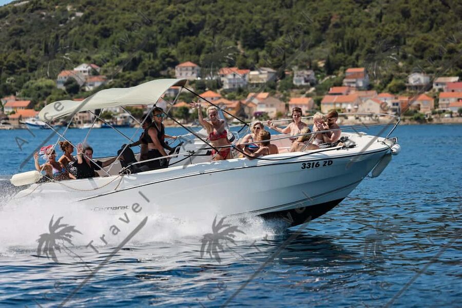 Zadar: Speedboat Escapade 3 stops & Snorkeling & Local Wine - Stop by stop: Kostanj Bay snorkeling and sun time