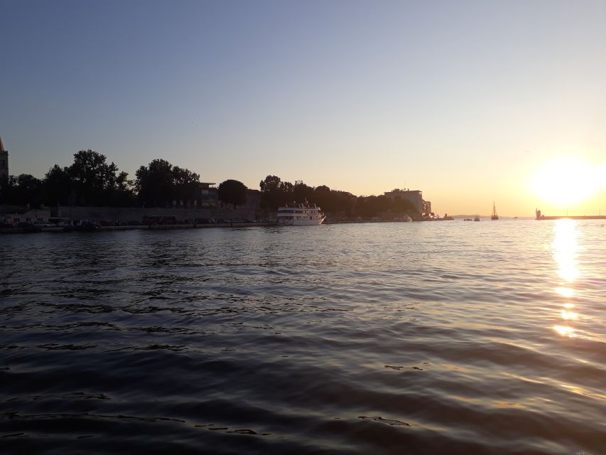 Zadar Sunset Boat Tour - Accessibility, pets, and who this tour suits best