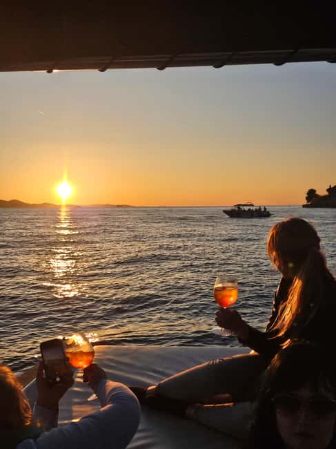 Zadar: Sunset Boat Tour with Aperol Spritz - Practical Stuff That Saves You Stress: Parking, Meeting Point, and What to Bring