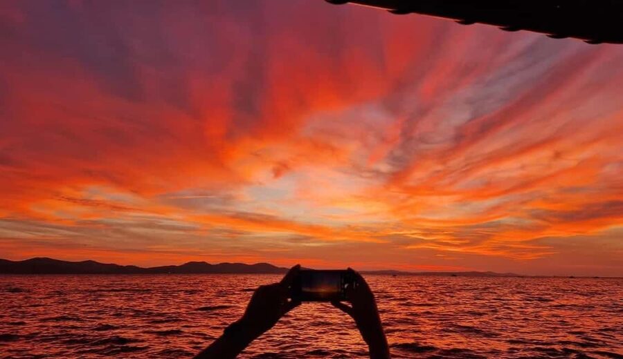 Zadar: Sunset Boat Tour with Aperol Spritz - The 75-Minute Ride Flow: From Boarding to Golden Hour