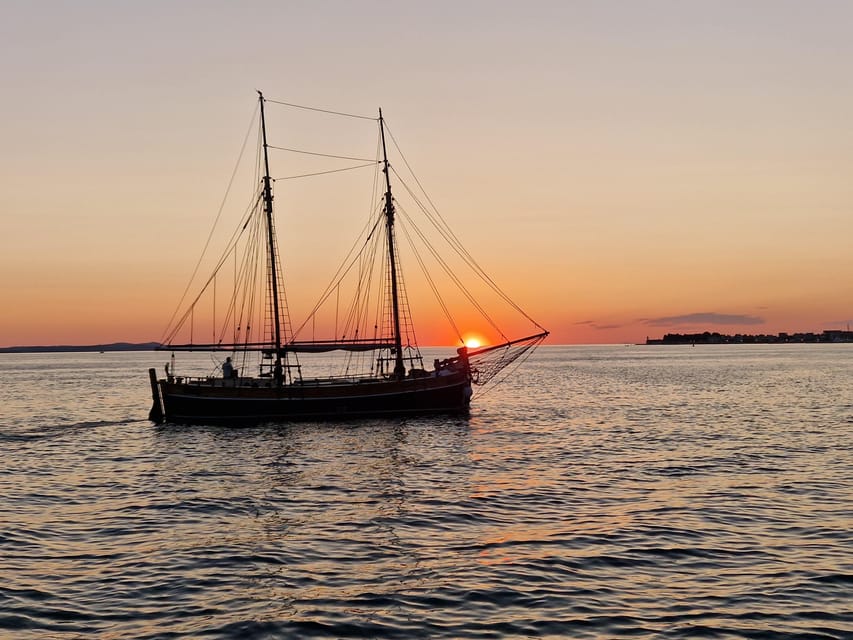 Zadar: Sunset Cruise on Traditional Boat with Wine - What the Crew Does Well (and How to Get the Most Out of It)