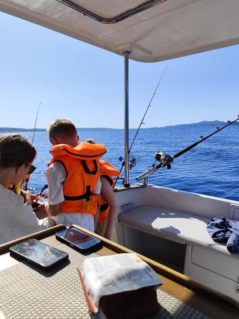 Zadar: Sunset Fishing Half-Day Guided Boat Trip - Local snacks, wine, and Captain Goran’s olive oil