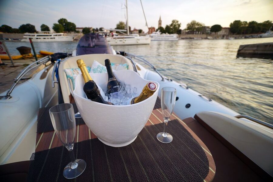 Zadar: Sunset & Nighttime Cruise with Sparkling Wine - Stop 10 at Uvala Jazine: a calm pass before the ride back