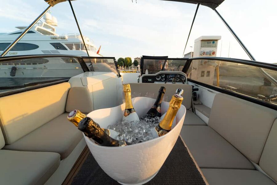 Zadar: Sunset & Nighttime Cruise with Sparkling Wine - The 1.5-hour plan, from Marina Tankerkomerc to night views