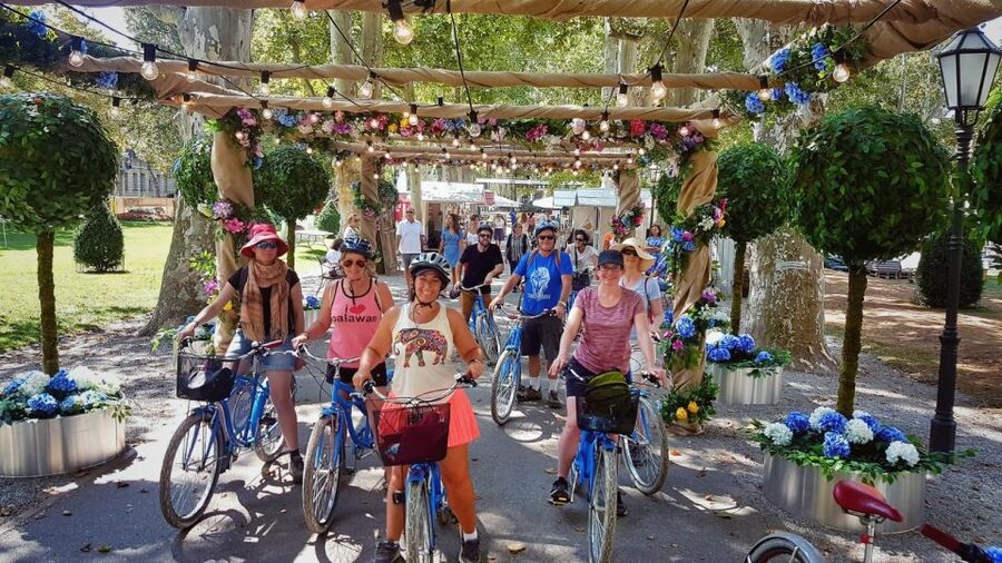 Zagreb: 2.5-Hour Highlights Bike Tour - First stop: Blue Bike Zagreb, right on the main square