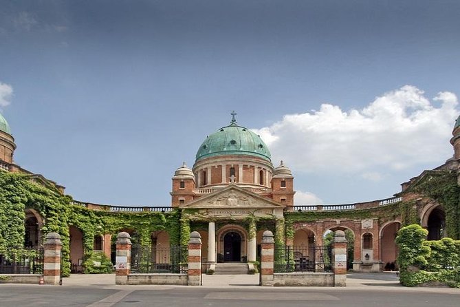 Zagreb BIG Tour - Our Signature Walking & Panoramic Tour - Getting your bearings in Zagreb, by car and on foot