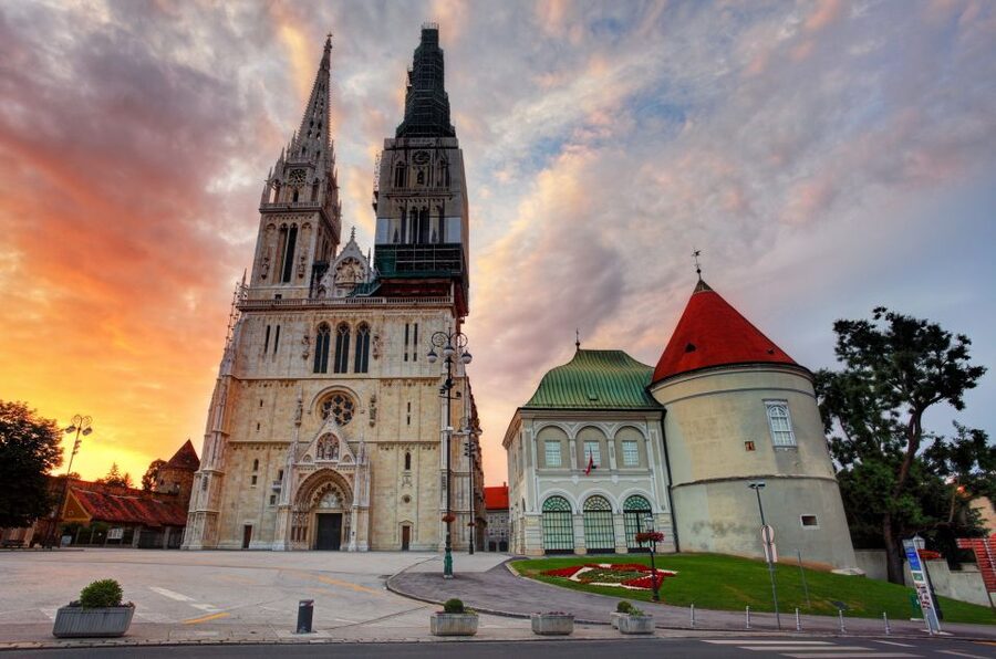 Zagreb BIG Tour - Private Tour - Funicular tickets and the separate entrance advantage