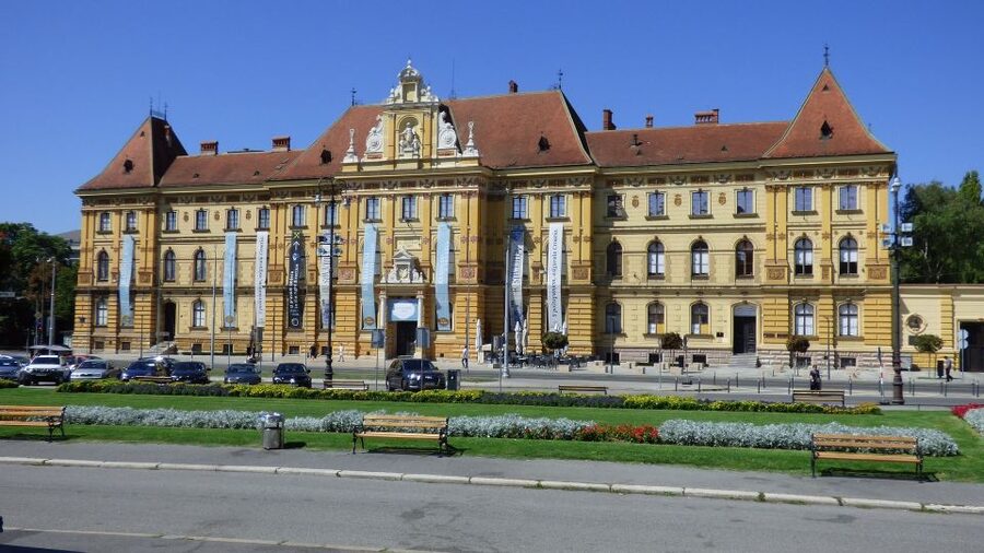 Zagreb BIG Tour - Private Tour - What the best guides do with your private group