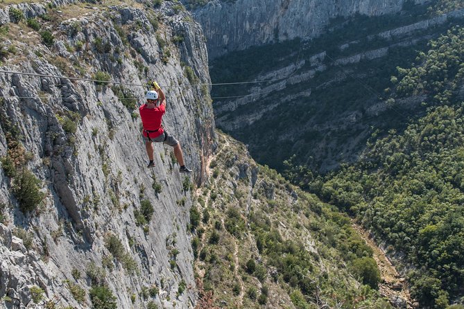 Zipline Šibenik - First steps at the canyon: harnessing up and getting your bearings