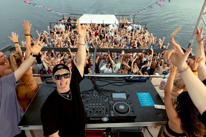 Zrce Booze Cruise - Novalja Boat party - The itinerary in plain language: a quick Novalja stop, then Škrda swim time